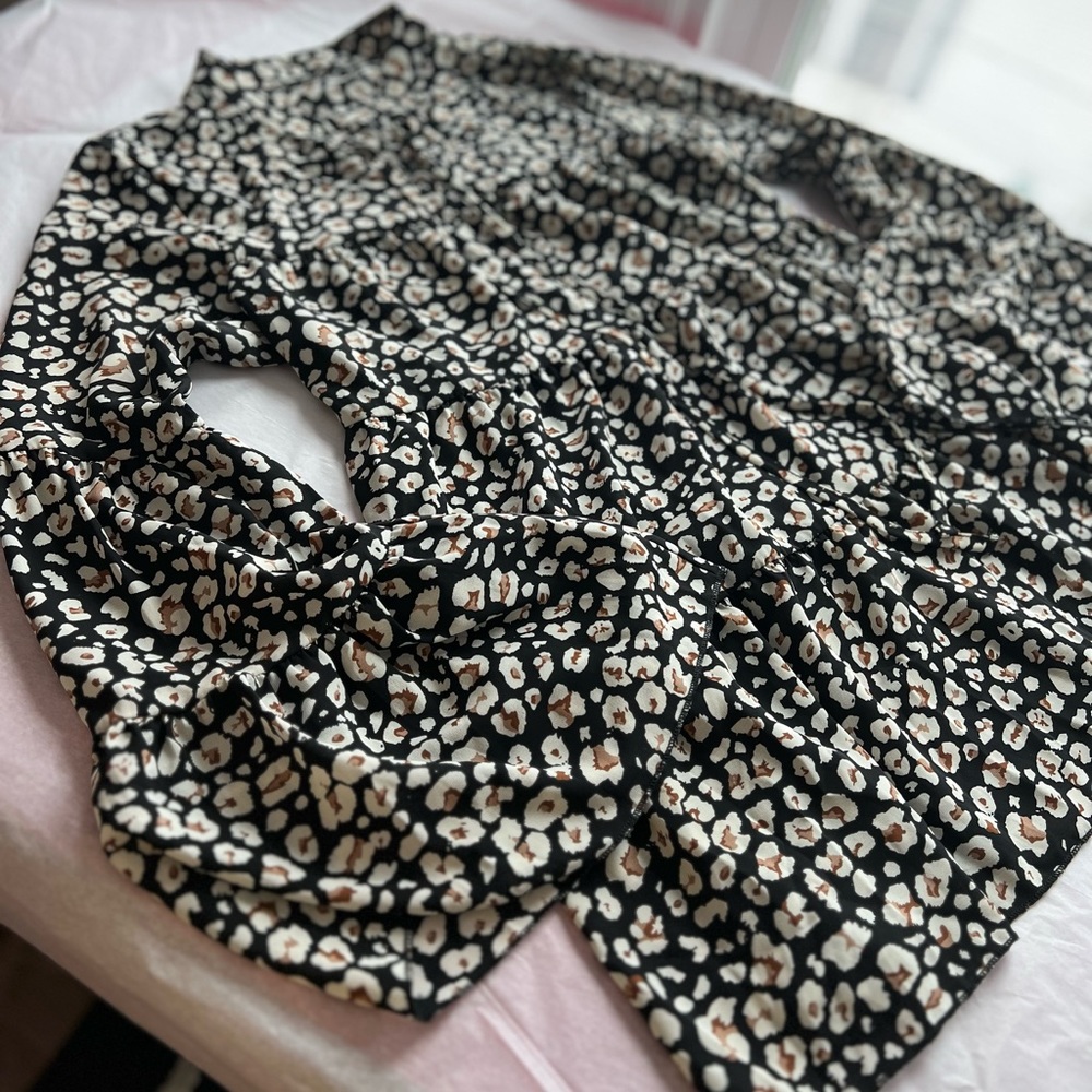 NWT Camisa navy blue leopard bell sleeve empire waist blouse neck ties tiered - Picture 10 of 14